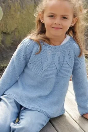 Bestel Nu Patroon Gebreide Meisjestrui "Sweet Bay" met blaadjespatroon - Drops Design