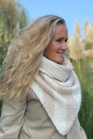 Beperkt Aanbod Haakpatroon Sjaal Asymmetrisch met diagonalen van Drops Air - Handmadejolie