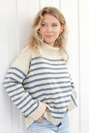 Betrouwbaar Patroon Gebreide Trui "Sailor Stripes" met strepen en hoge hals - Drops Design