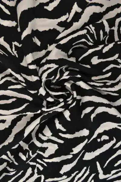 Viscose - Tiger Stripes on Black Voordeelprijs