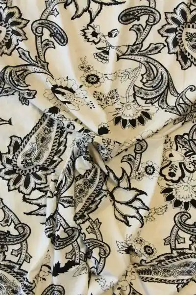Viscose tricot - Black Barok and Flowers On Off White Koop Vandaag