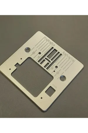 Koopje Pfaff Steekplaat , zonder spoelafdekplaatje