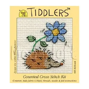 Seizoensaanbieding Mouseloft Tiddlers Hedgehog with Flower 003-K01 borduren (pakket)