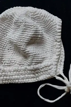 Oud gehaakt babymutsje Hete Deal