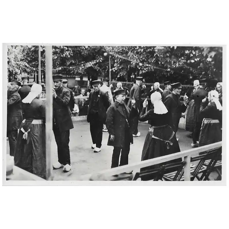 Ansichtkaart volkdansgroep Koop Vandaag