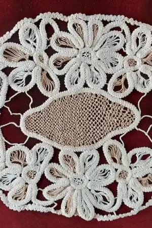 Aanbieding Kleedje Roemeens haakwerk