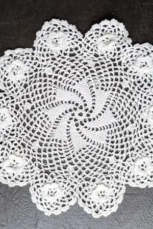 Nieuw Klein gehaakt kleedje