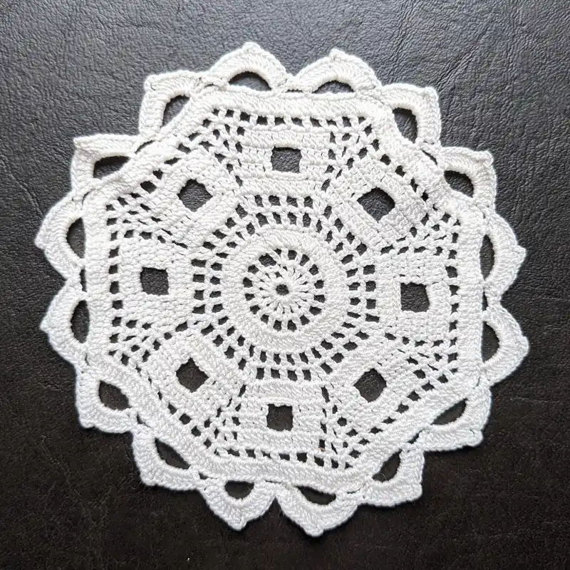 Klein gehaakt kleedje Op = Op