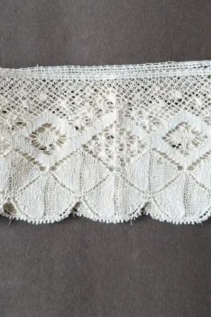 Oud stukje kant Weekendaanbieding