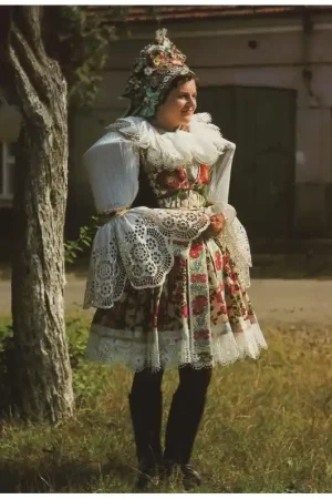 Textielkaart klederdracht Tjechië (3) Nieuw