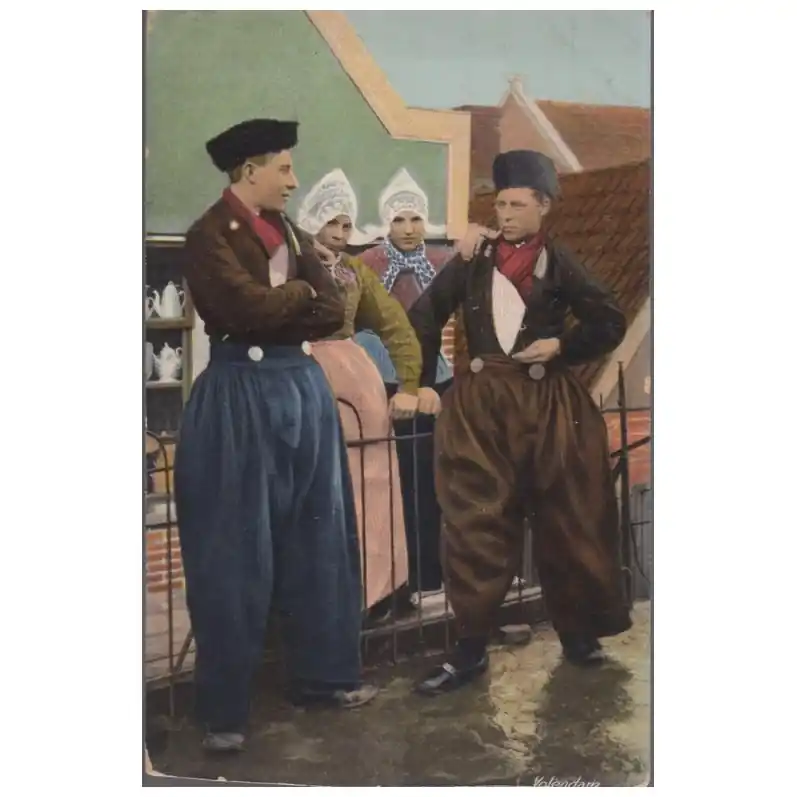 Oude ansichtkaart Volendam (1) Op = Op