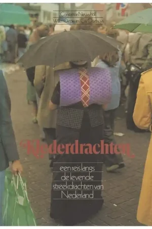 Seizoensaanbieding Boek: Klederdrachten